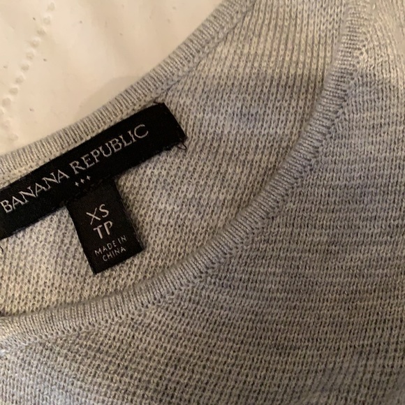 Cold shoulder knit sweater - Picture 2 of 4